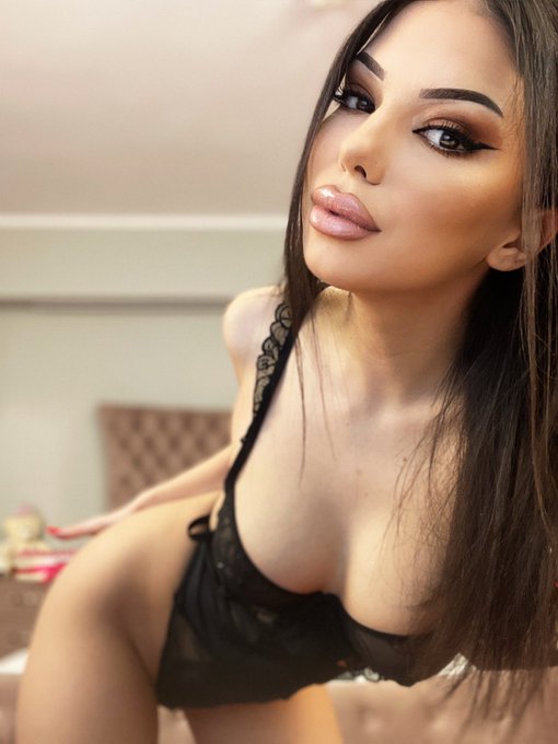 Are you up for some fun today? I&rsquo;m online! Feel free to join me 🥰   https://t.co/HdEo9ryoRU https://t<a href="/tag/brunette"class="tags"><span>#brunette</span></a><a href="/tag/girl"class="tags"><span>#girl</span></a><a href="/tag/blue"class="tags"><span>#blue</span></a><a href="/tag/piercings"class="tags"><span>#piercings</span></a>