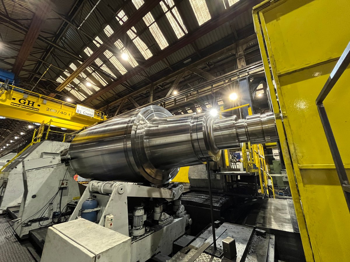 Sheffield Forgemasters is a technology leader in #steelprocessing component manufacture and have pioneered many developments for roll-making. This 8m-long plate mill roll will have a finished weight of nearly 125T and is to be supplied to one of our long-term global partners.