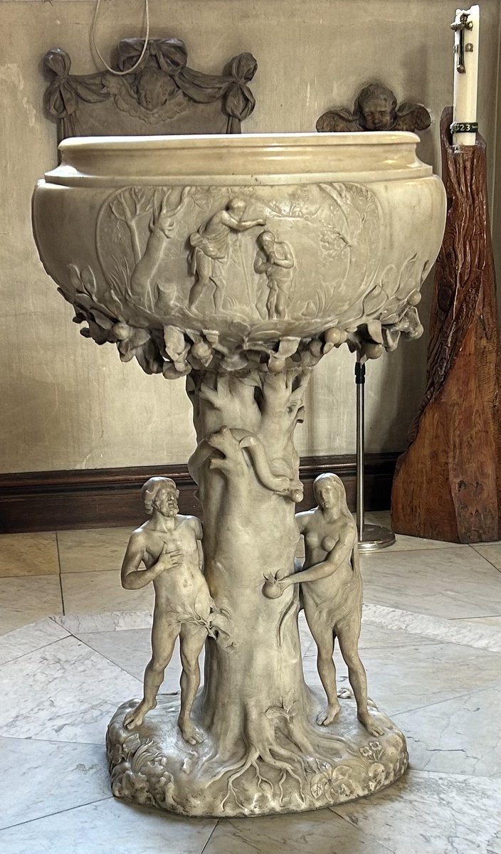 The marble font at St James’s, Piccadilly, London. Attributed to the renowned Grinling Gibbons and, according to the church vestry book, donated by a person ‘piously inclined’. #FontsOnFriday