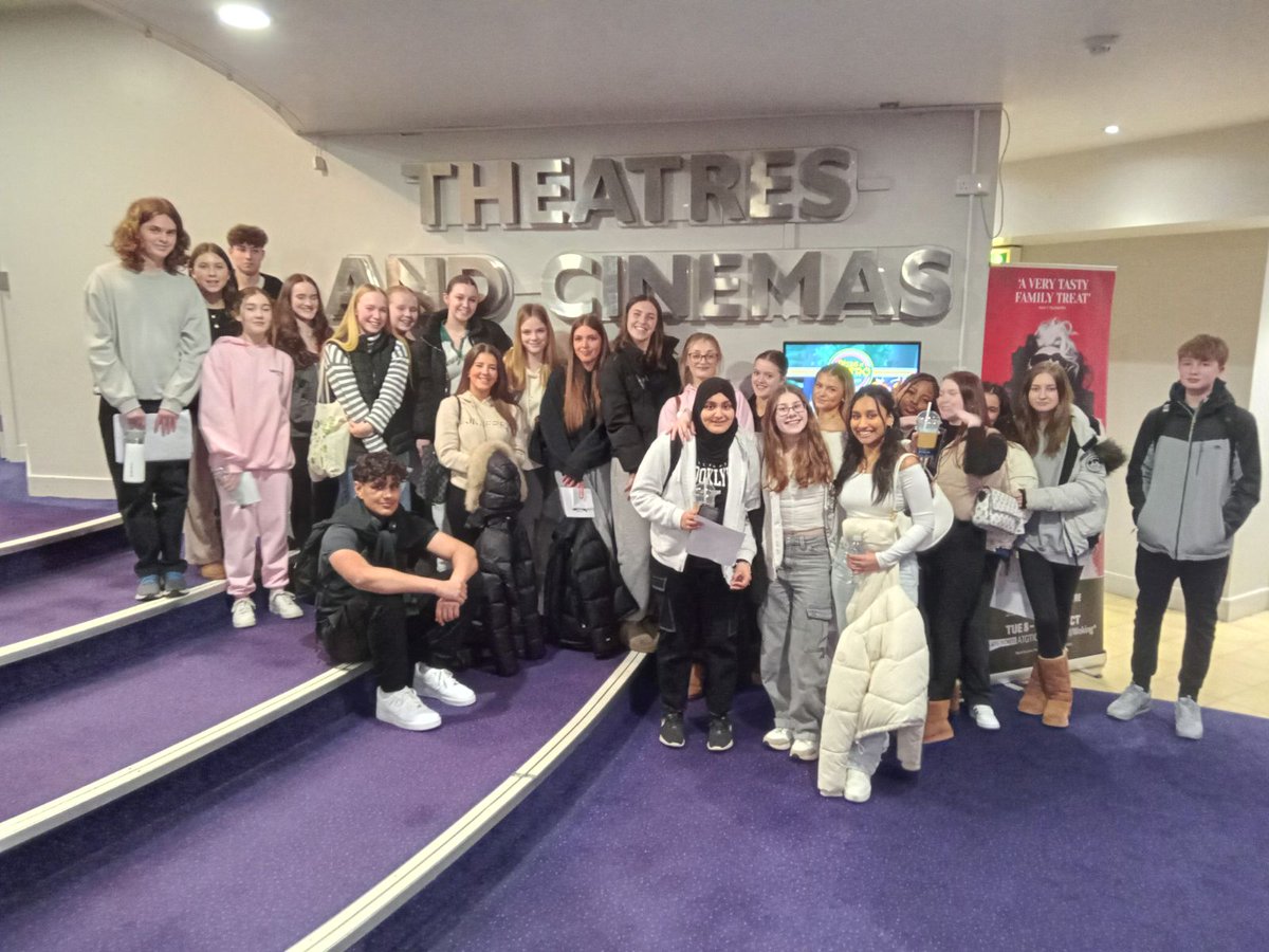 Our Year 11 GCSE Drama students enjoyed a trip to watch ' #PeterPanGoesWrong ' by Mischief theatre at  #newvictoriatheatrewoking , Woking this week. Students left feeling inspired.
#inspired2achieve #SecondarySchool