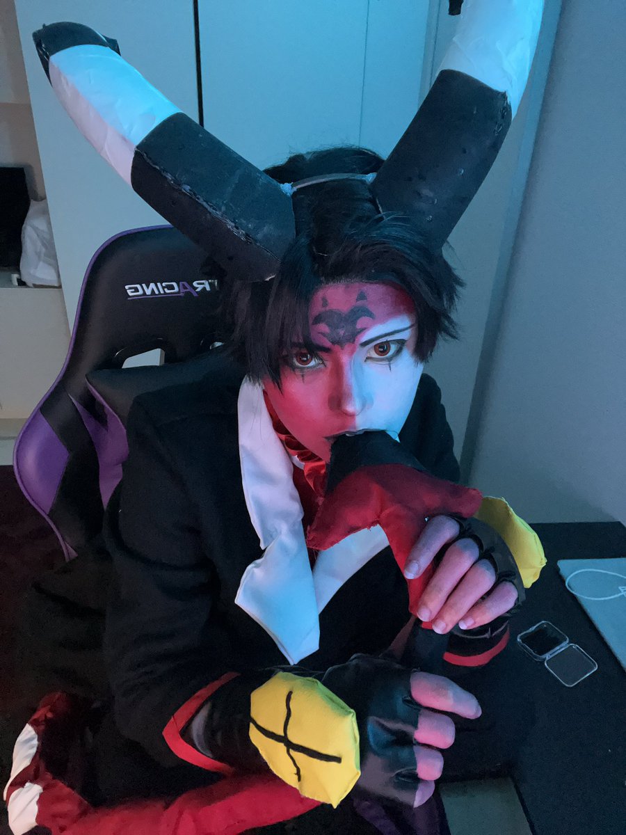 HelluvaBoss : cosplay ♈️

#HelluvaBoss #Blitzo