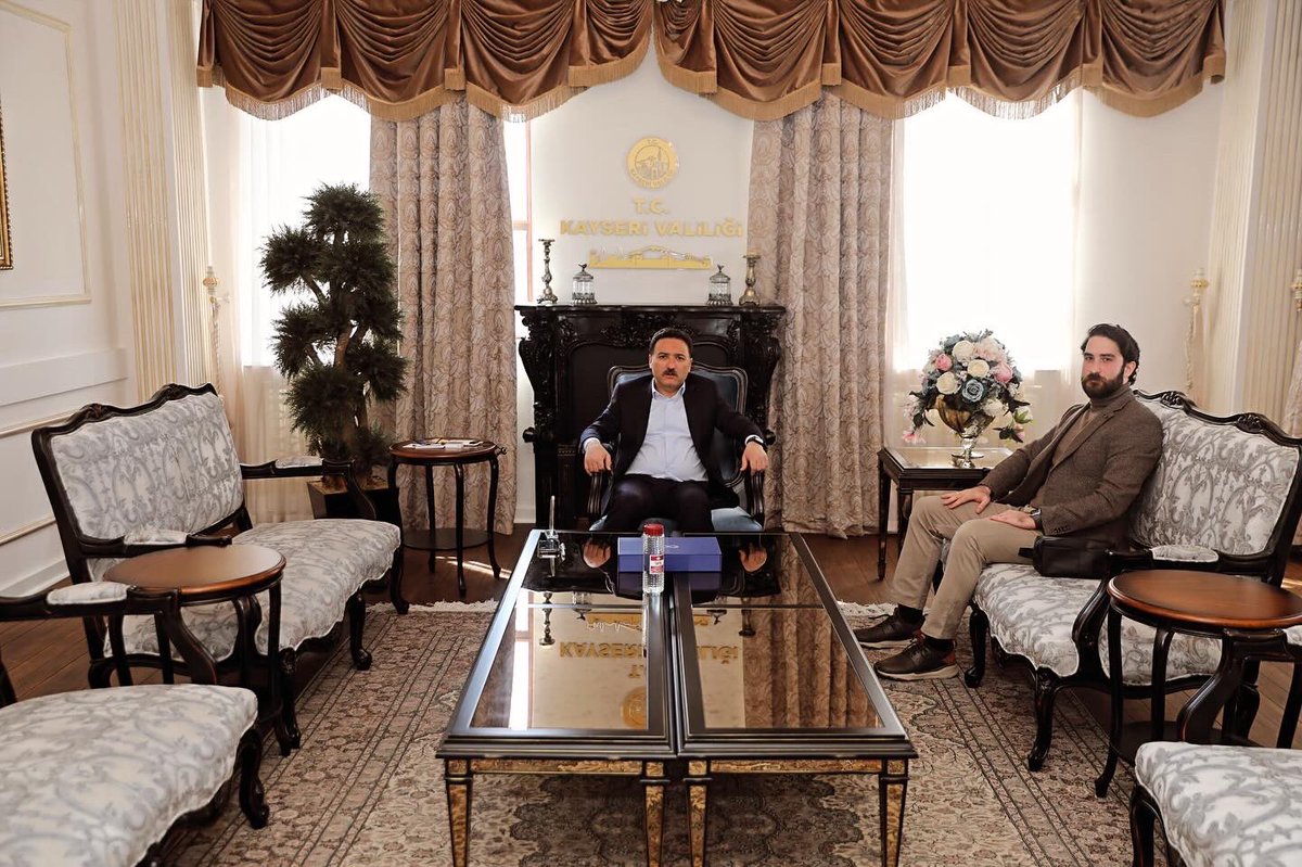 HazarhanB's tweet photo. Grubumuzun 30. Yılı münasebetiyle çok kıymetli ağabeyim , Kayseri Valimiz @valigokmencicek_  beyi ziyaret ettik. https://t.co/j6B6vsjMG4