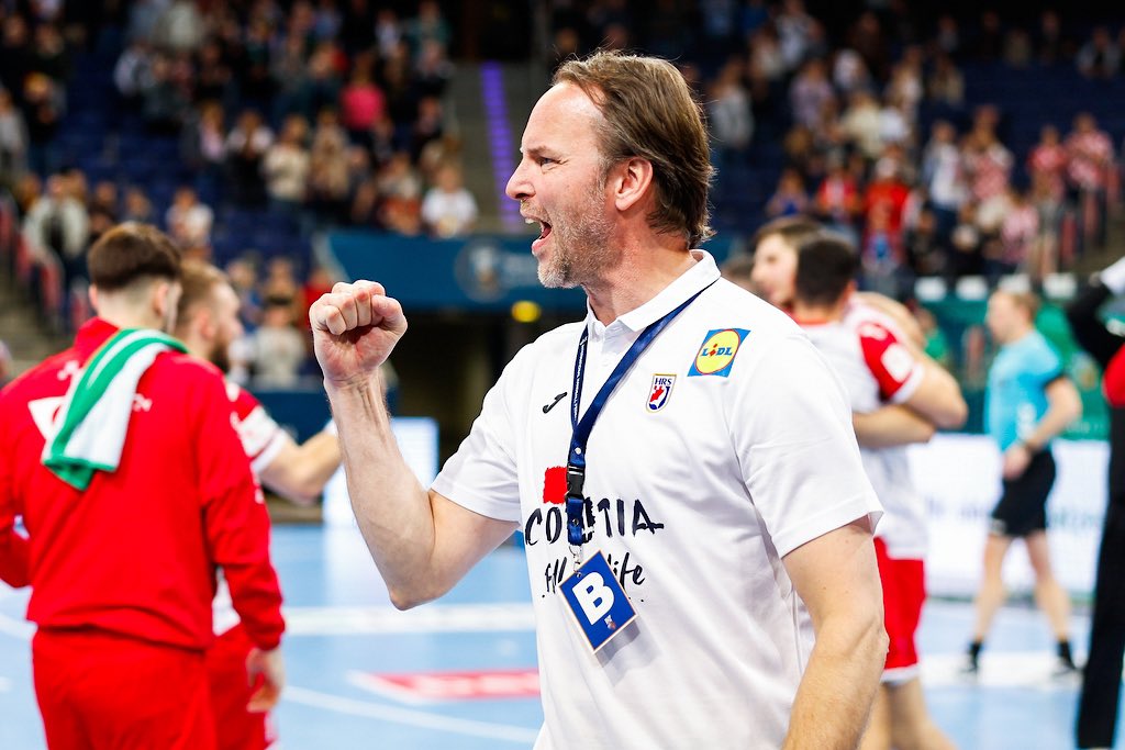 HRS_CHF's tweet photo. 🇭🇷 𝟭𝘀𝘁 𝘀𝘁𝗲𝗽 #roadtoparis ✔️
📸 #CROAUT
©️ @kolektiffimages
#crohandball https://t.co/YzneRgxU5n