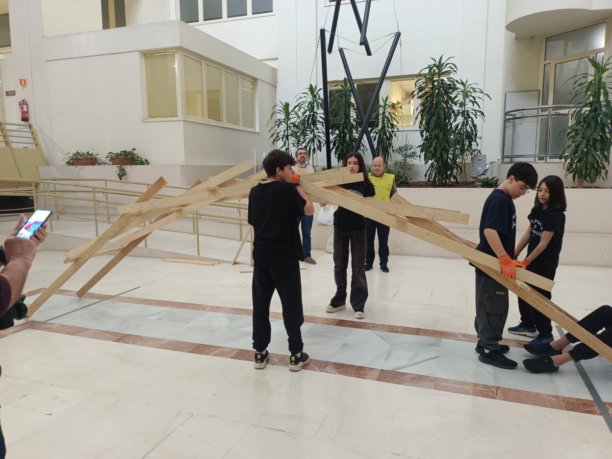 ETSIngenieria's tweet photo. ¡Comienza la VI Olimpiada de Ingeniería de Caminos, Canales y Puertos en la @ETSIngenieria! ¡Bienvenidos a todos y todas! Si lo vuestro es la ingeniería, en este Centro de la @unisevilla encontrareis una oferta de 8 grados en las distintas ramas de la ingeniería ¡Os esperamos! https://t.co/FXiiM7mMl0