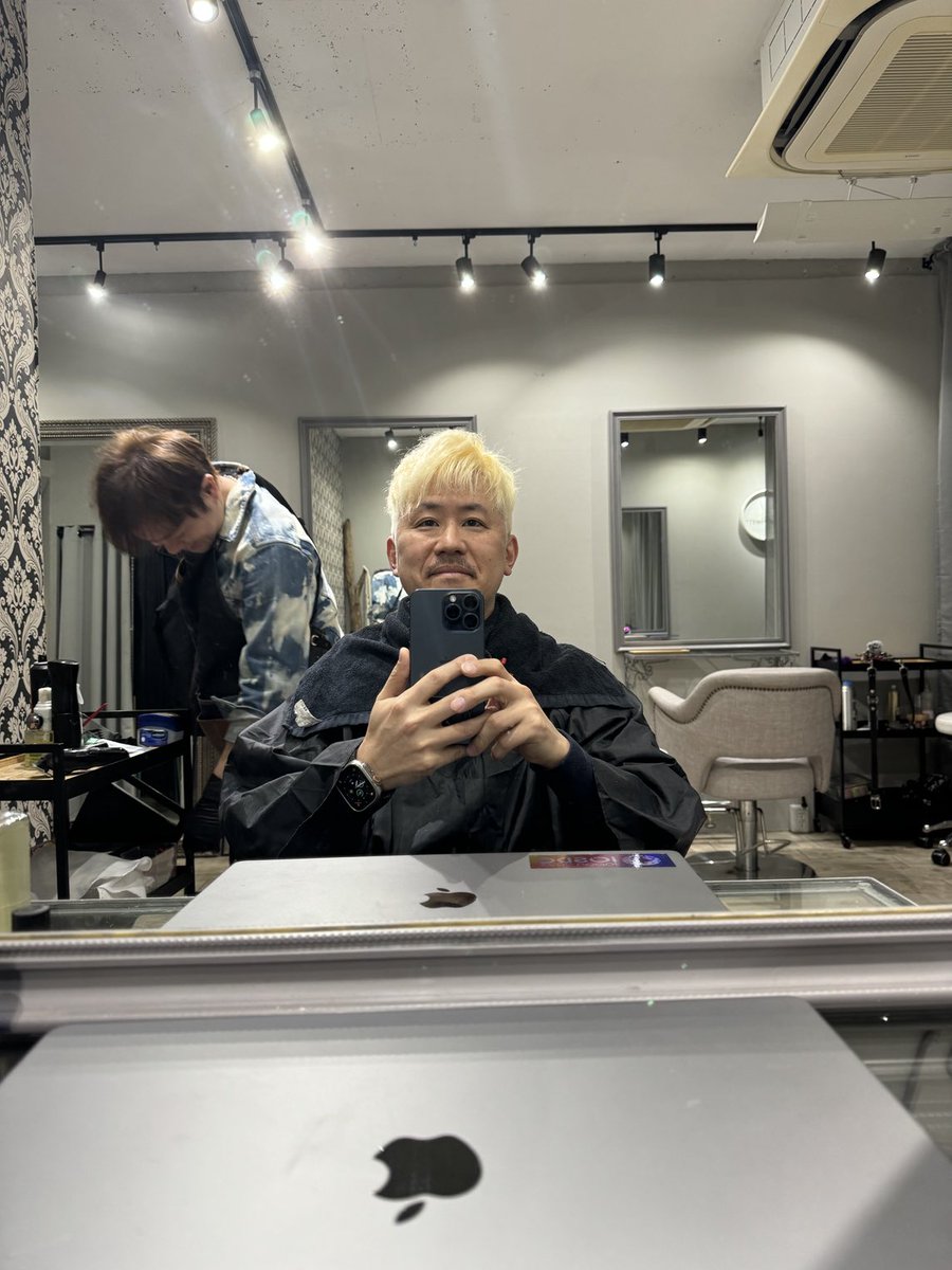 tomzoh's tweet image. 僕の青も一回金髪にしてます。 #y8