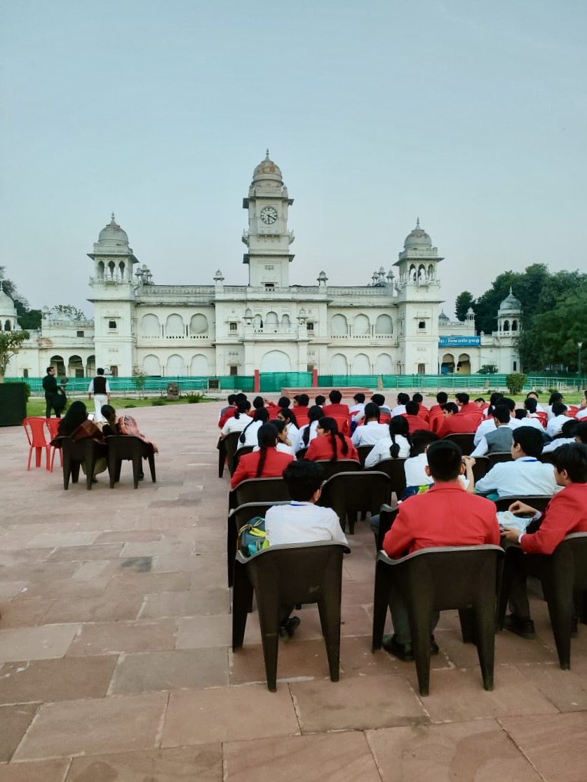 KanpurDarshan's tweet image. Sheiling house School trip - #kanpurdarshan
Students exploring historical and modern aspects of Kanpur 
#funwithlearning
Trip no.97
📍#soulschurch
#nanaraopark
#lightandsoundshow

@sheilinghouse_1958
#kanpur #kanpursmartcity #kanpurcity❤️