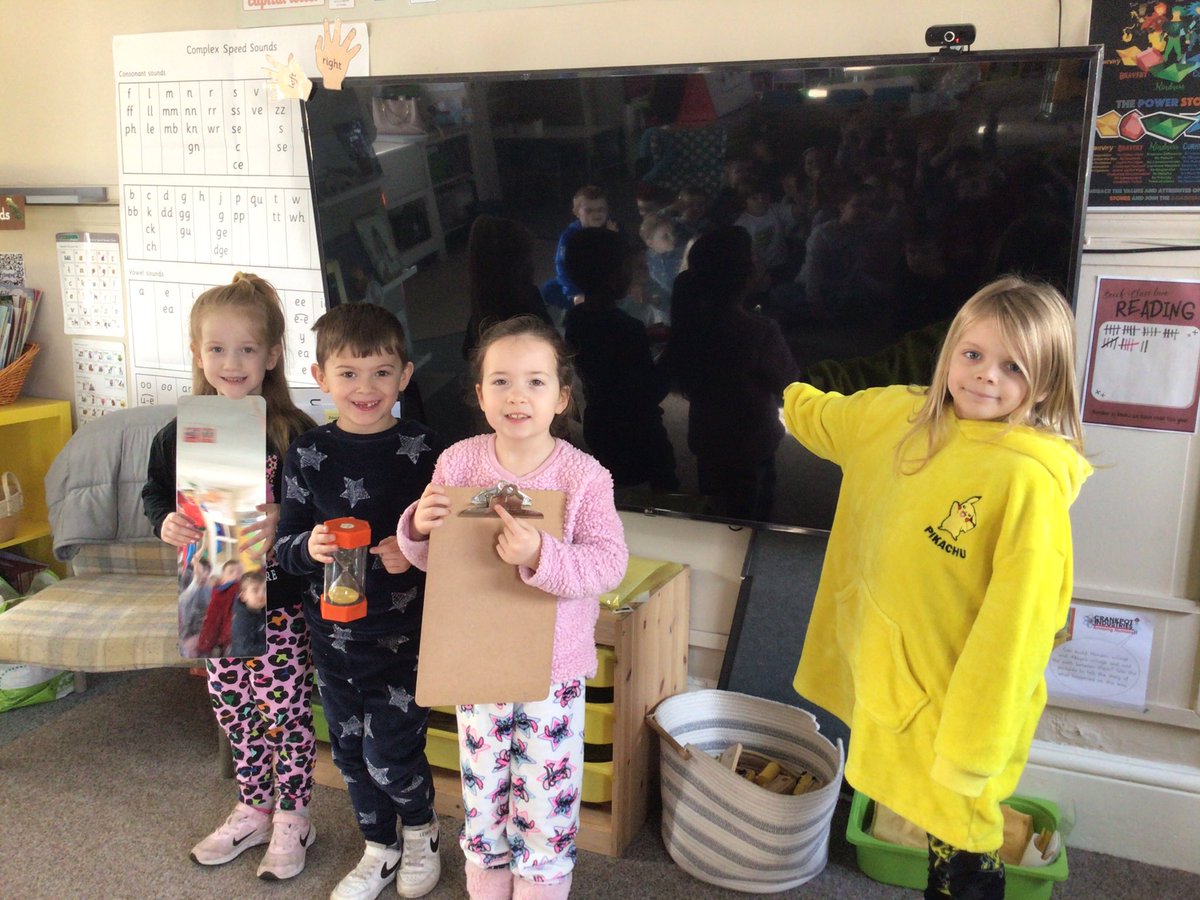 bspsofficial's tweet photo. @ProfCrankpot @ScienceWeekUK #bspsYear1 found lots of reflective things! Can you see us reflected in the TV screen!? #bspsScience #BritishScienceWeek https://t.co/CRK1pDGI4m