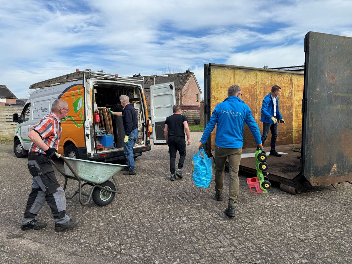 Op donderdag 14 maart organiseerden we een opruimactie met bewoners van de Ankummer Es in Dalfsen. Van 13.00 tot 15.30 uur gingen we samen met buurtbewoners aan de slag om huis en tuin op te ruimen. Een hovenier hielp met deskundige begeleiding: vechthorst.nl/over-vechthors…