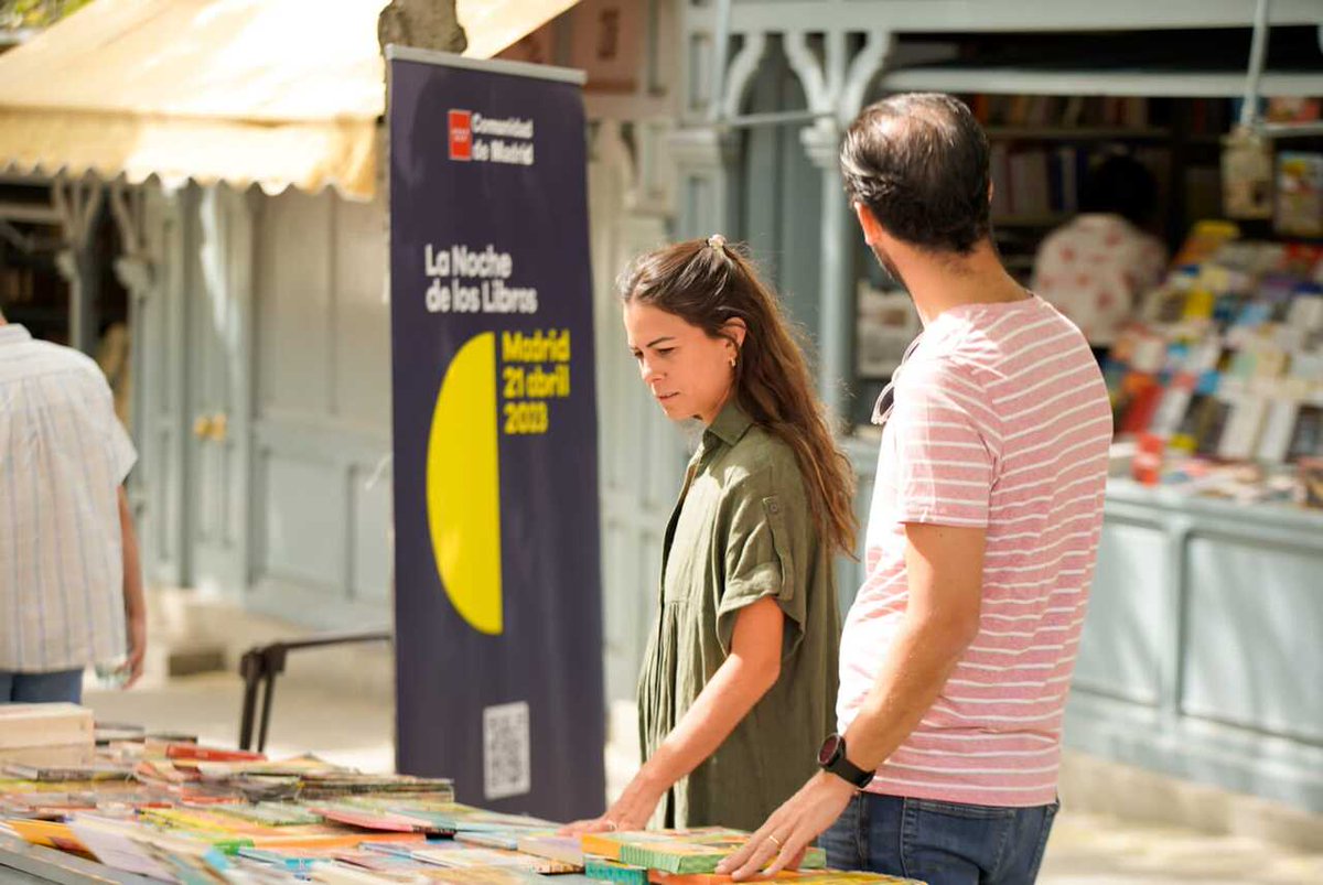🌗 En #LaNochedelosLibros te resultará sencillo encontrar algún plan que llame tu atención. 

📚 En su pasada edición condensó en una jornada 600 actividades en 150 instituciones, 100 librerías y 130 bibliotecas de toda la Comunidad de Madrid. ¡Te esperamos el 19 de abril!