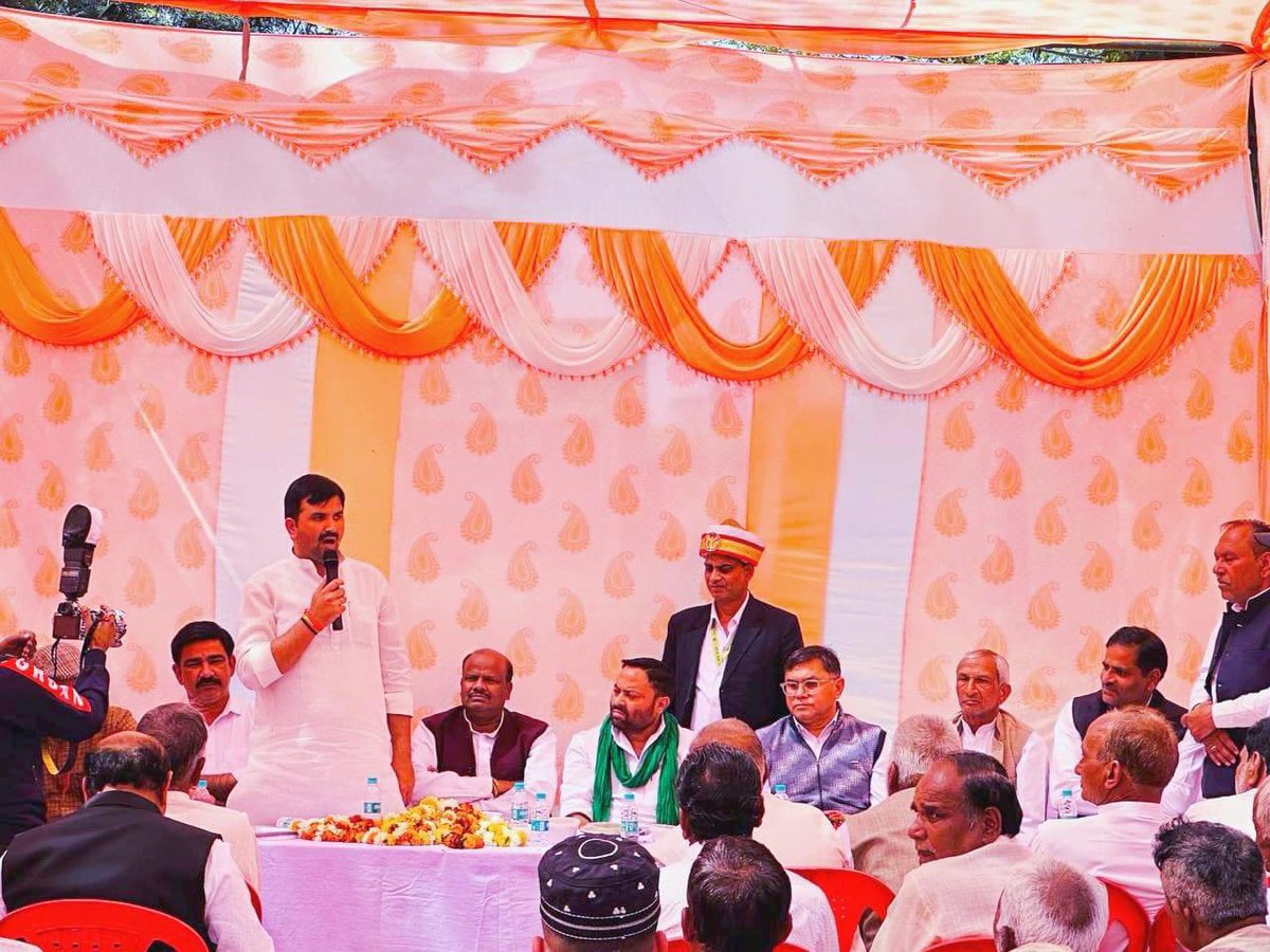 viditmalik8's tweet photo. मुजफ्फरनगर
आज उत्तर प्रदेश सरकार केबिनेट मंत्री माननीय अनिल कुमार जी ने प्राथमिक स्वास्थ्य केंद्र मेघाखेड़ी में नवीनीकरण कार्य (लागत 1.30 करोड़) का शिलान्यास किया।
#RLD #NDAalliance #LokSabhaElection2024
@jayantrld @RLDparty @kadiyan0091 @bjpkartikmalik @qaziking786 https://t.co/6cu5UJWDao