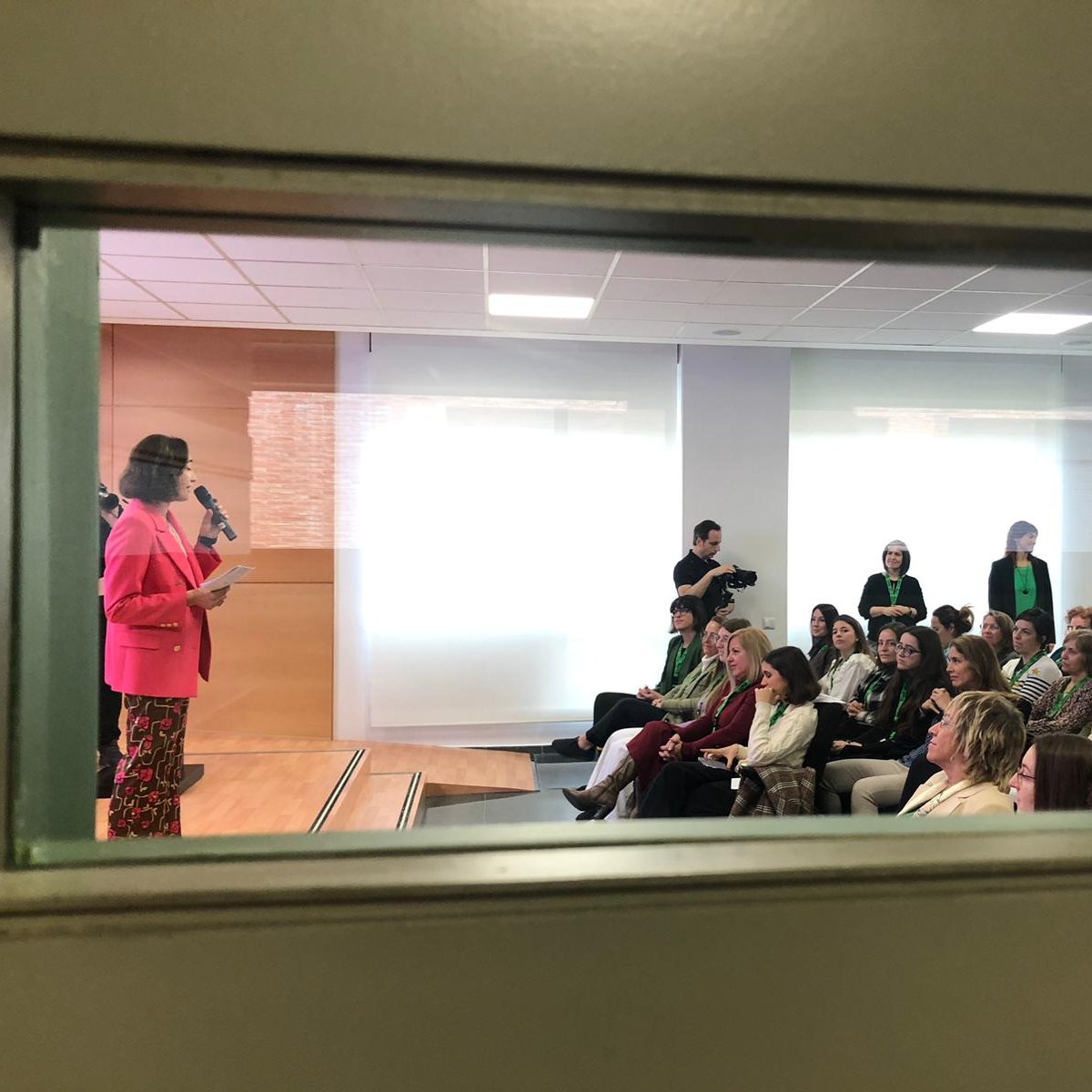 UABBarcelona's tweet photo. Avui, primera edició de la jornada 'Dones &amp; Enginyeria' a @EnginyeriaUAB.

👉 https://t.co/pAINYbmFaB

#UAB #8mUAB https://t.co/rVhMAnK2cG