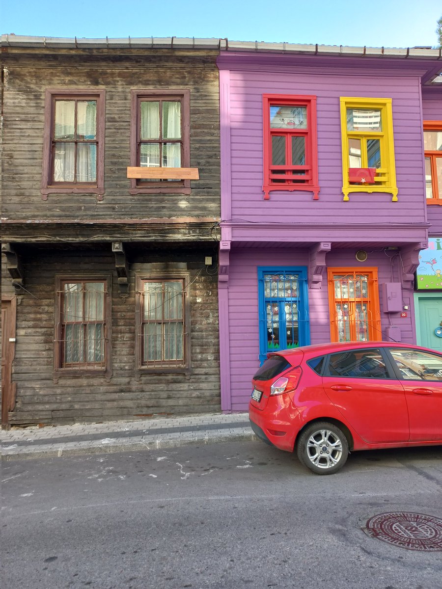 yusufbezzar's tweet image. kur’an okumayan mü’min / kur’an okuyan mü’min