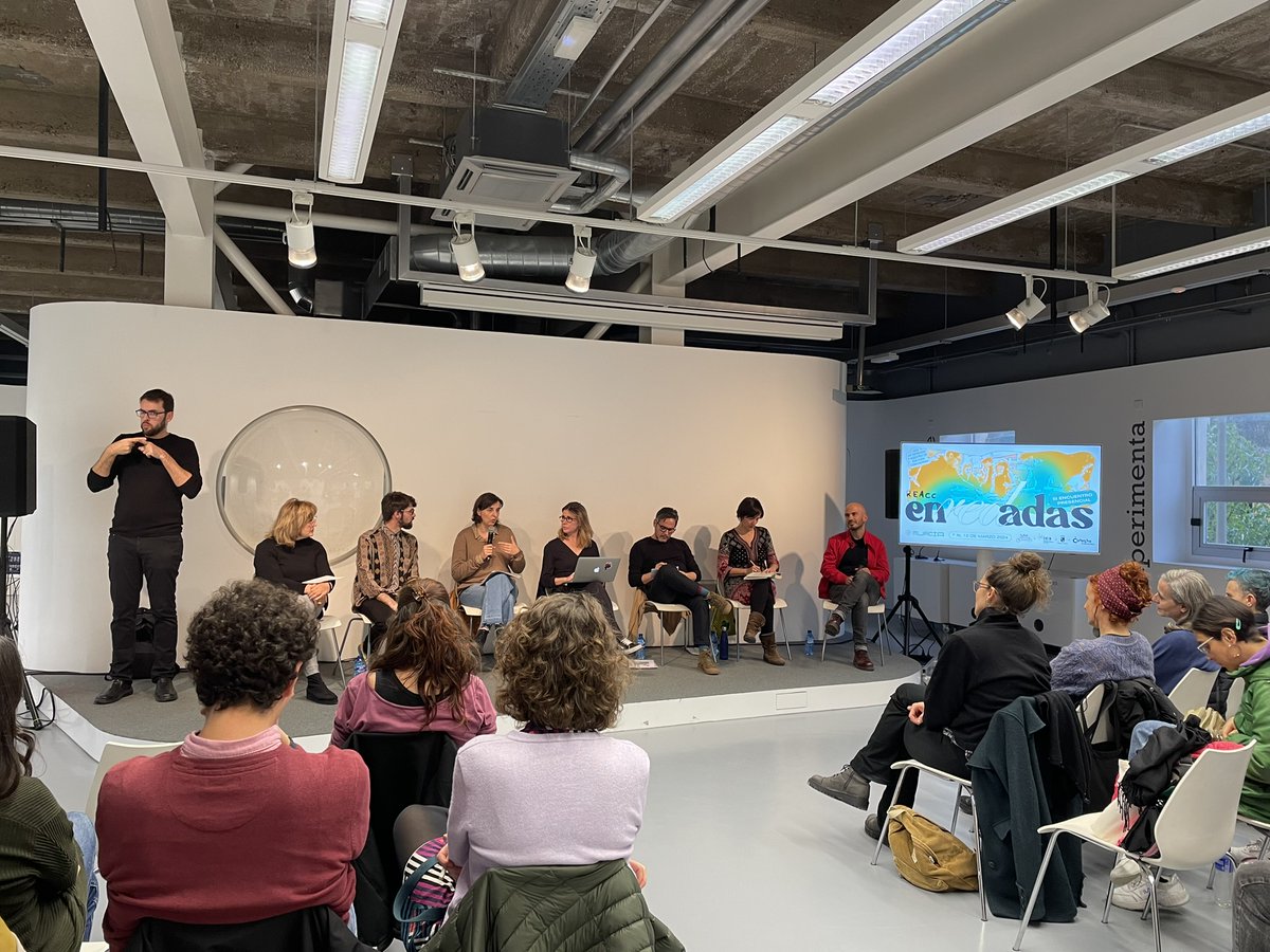 ReaccRed's tweet photo. 🔥 #Enredadas
➕ de 40 agentes de la #culturacomunitaria de todo el territorio nos reunimos en #Murcia para soñar, reflexionar y debatir nuestra hoja de ruta🌱
También bailamos, creamos y nos movilizarnos con la comunidad 🥰
Lo contamos todo aquí 😊:
https://t.co/yvaDxlNNhs https://t.co/5sIKuWTPq2