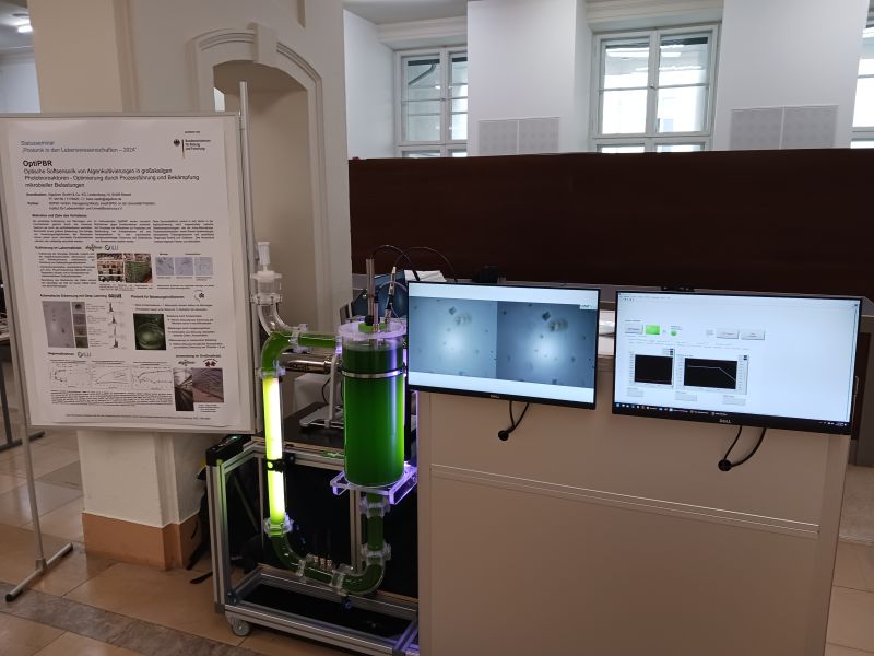 Großartige Zusammenarbeit von unseren Mitgliedern #SOPAT GmbH und #innoFSPEC mit @ILU_BadBelzig ,  #Algoliner und Erdbeerhof Münch im Projekt '#OptiPBR'.

Dank photonischer Methoden können Kontaminationen in Photobioreaktoren sofort erkannt und Gegenmaßnahmen eingeleitet werden.