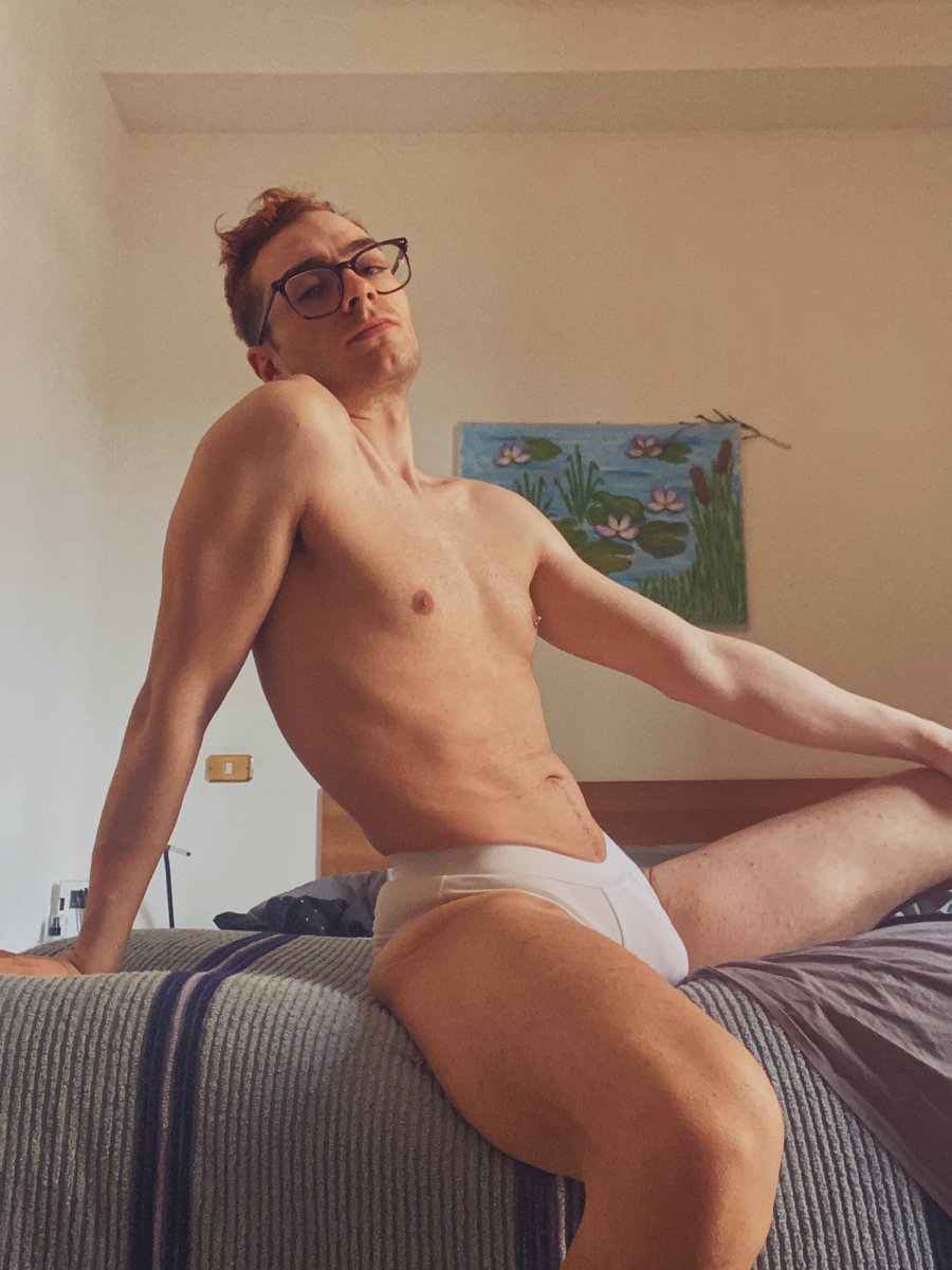 gionlp98's tweet photo. On friday we wear white
💋
#whiteslip
#gay https://t.co/JZsjEhO9m1