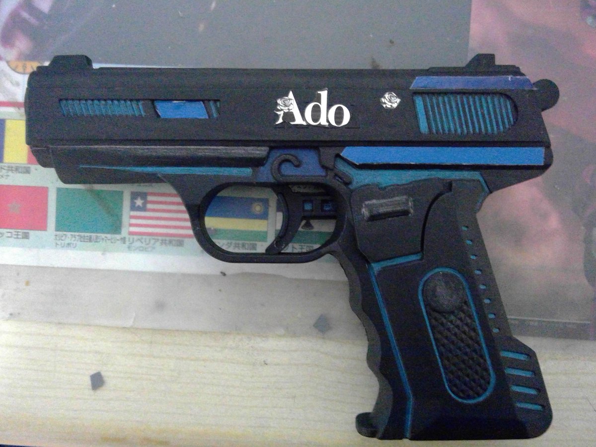 Adorenalin_ @Ado_fumikun No. 1の人が持ってたのAdoさん風にデコった