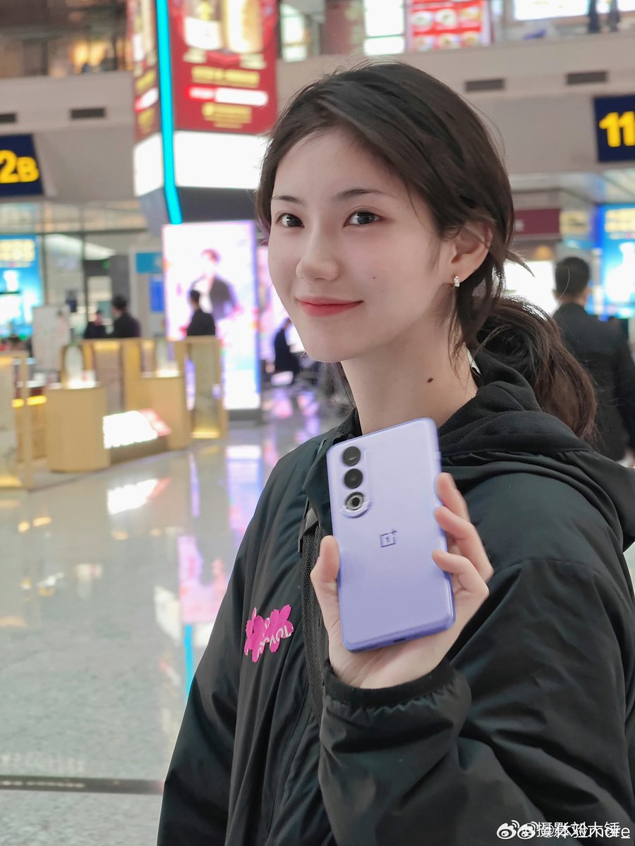 stufflistings's tweet image. OnePlus Ace 3V purple colour variant live images. 
#OnePlus #OnePlusAce3V #OnePlusNord4