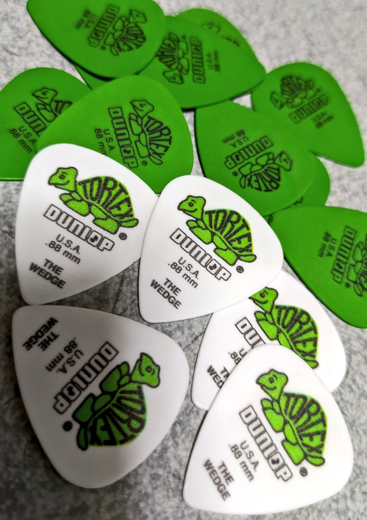 MASA_Jackson's tweet photo. JIM DUNLOP購入😆
今日から白も使います‼️
#TORTEXSTANDARD 0.88
#JIMDUNLOP
#ギターピック https://t.co/2a53Ltob2R