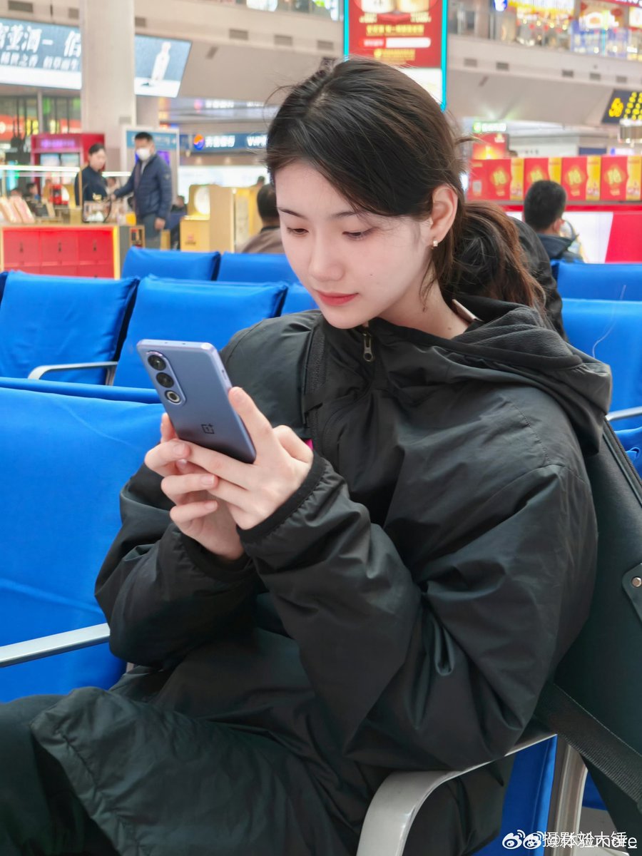 stufflistings's tweet image. OnePlus Ace 3V purple colour variant live images. 
#OnePlus #OnePlusAce3V #OnePlusNord4