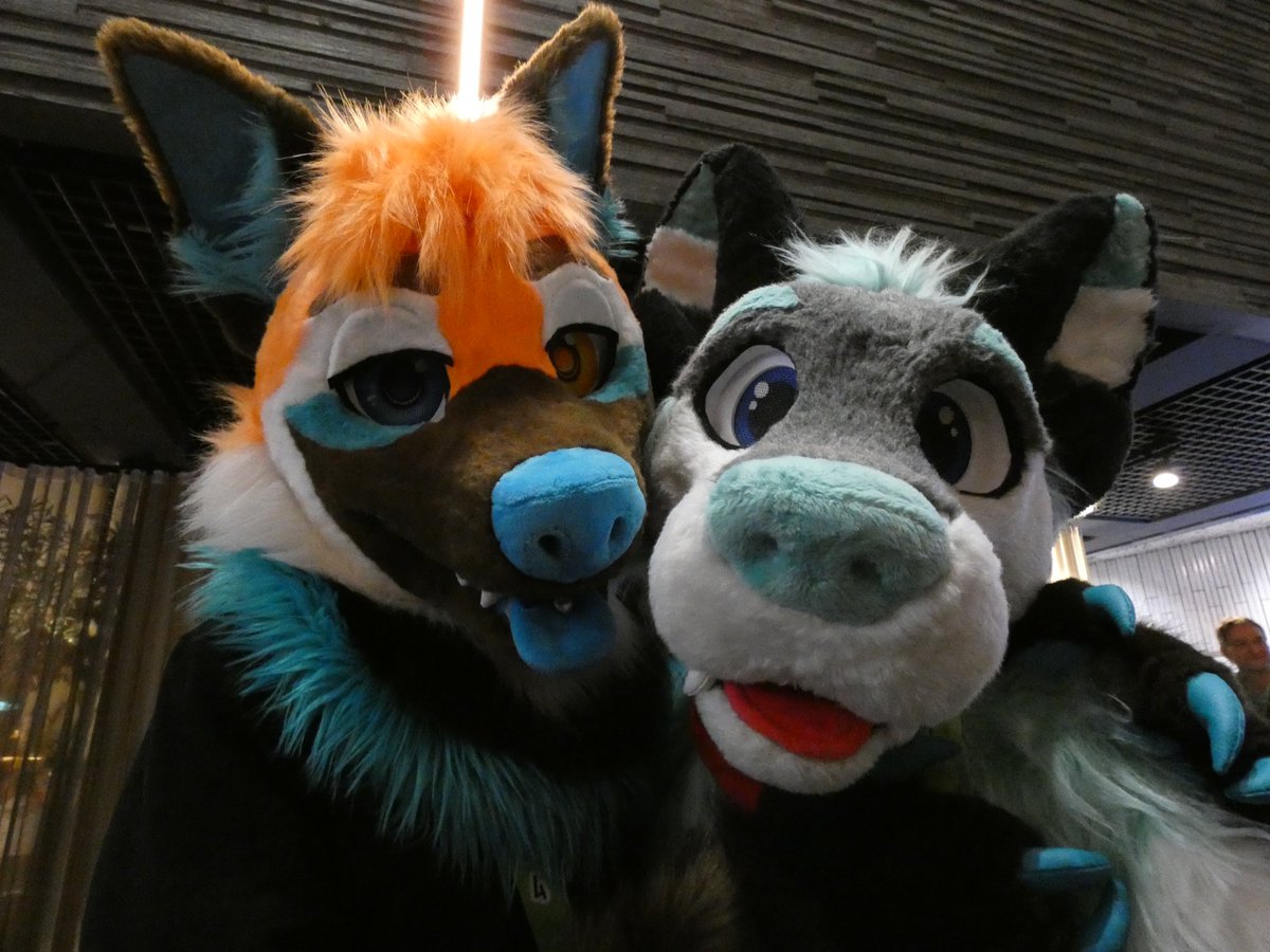 it's #FursuitFriday time and I found a @SwifterBlue 📷 : Zeratrem