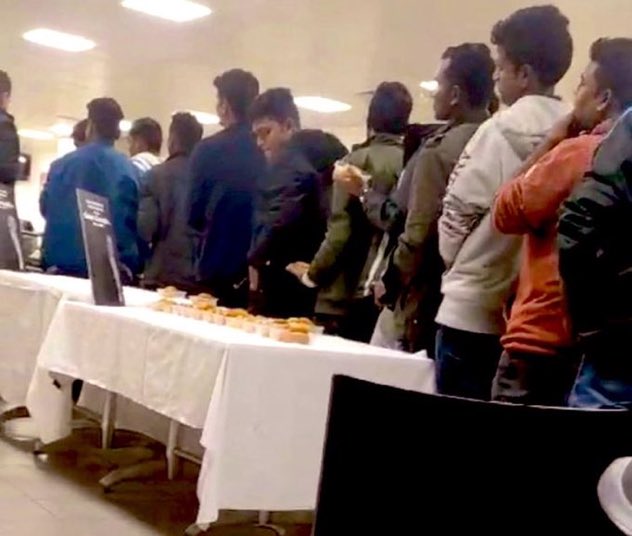 Türk işçisinin grevini kırmak için Hindistan’dan işçi getirilmesi kabul edilemez! 

Türk milleti olarak buna ses çıkarmazsak yarın hakkı yenen herhangi bir Türk işçinin yerine yabancıyı getirirler. 

#lezitaboykot