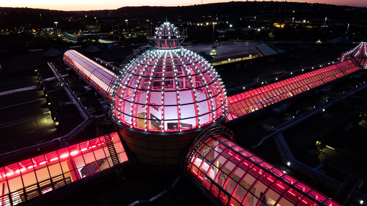 ❤️It's Red Nose Day &amp; we're lighting up red❤️

We're joined today by <a href="/got2sing/">Got 2 Sing Choir® 🎶</a>, who will perform in the Main Dome area at 12:30 pm!

Want to donate to <a href="/comicrelief/">Comic Relief</a>? Click here 👉 donation.comicrelief.com

#meadowhall #comicrelief #rednoseday