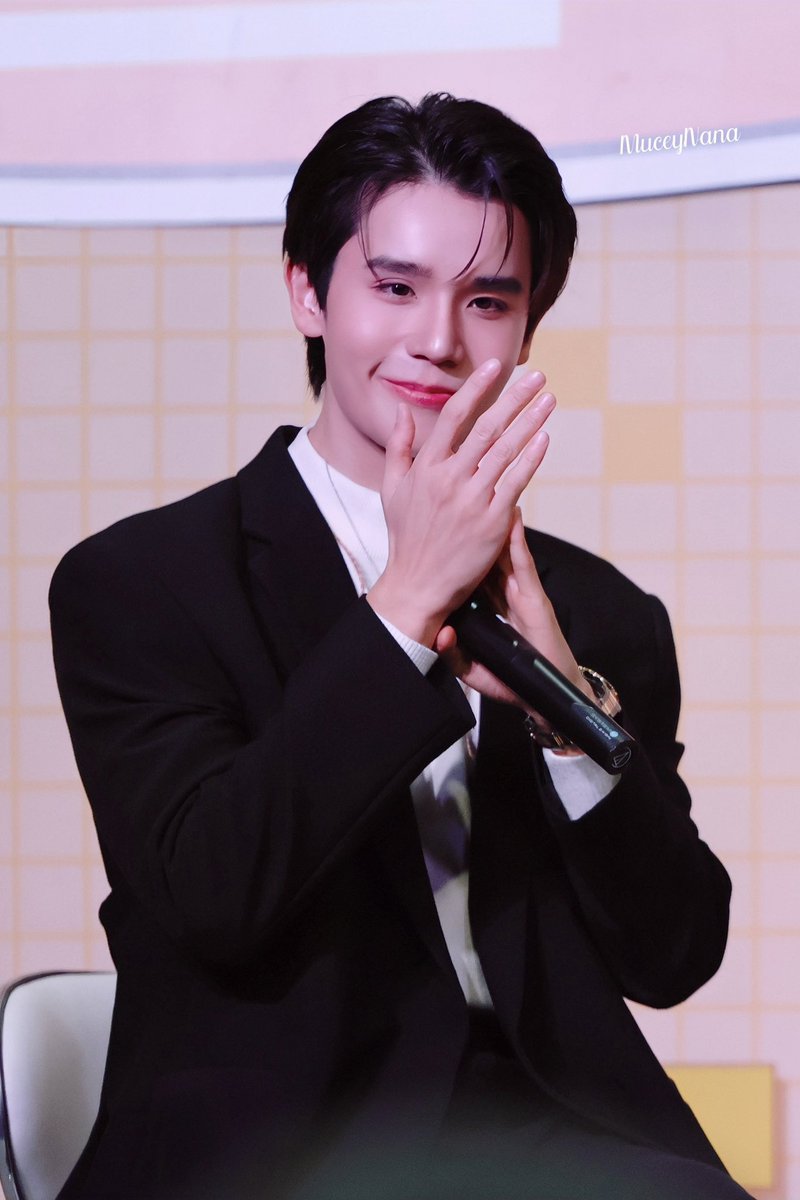 MuceyNana's tweet photo. 🤵
#FanEventInTokyoxJDJS
#จิมมี่ซี #JimmySea
#jimmyyjp @jimmyyjp_ https://t.co/WzZe5JmDka