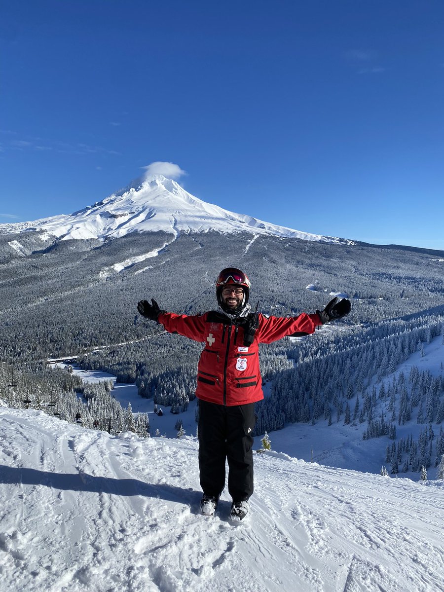 bettercallzaal's tweet photo. 4/ Portland's embrace introduced me to the thrill of skiing, the strategy of cards, and the warmth of family life. Here, my new chapter unfolded. #NewBeginnings #PortlandAdventures https://t.co/bWqr66ZPfn