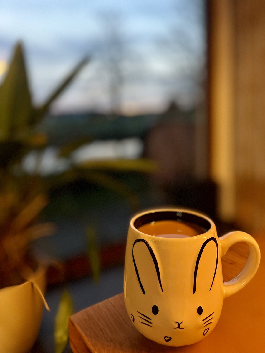 Guten Morgen ☀️ 
Fridayfeeling
Weekendloading
Aber erst Kaffee ☕️