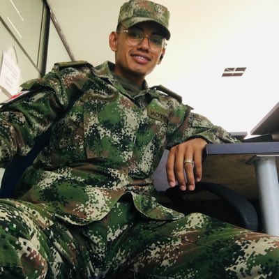SLeyeton's tweet photo. #NuevaFotoDePerfil https://t.co/w5cdkomOPa