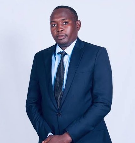 🚨🚨#Tanzania🚨🚨 Joseph @Oleshangay ‘s house surrounded by police at night and 4am there was an attempt to abduct him (officers had no warrant and didn’t say what they want so this is not a lawful arrest) Oleshangay is the lead human rights defender of the Maasai community in