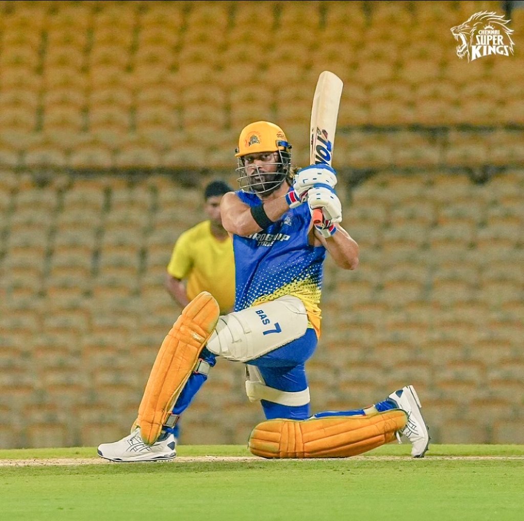 LOKESHWAR500's tweet photo. No real Dhoni and Csk fans will skip this without liking this post💛👑🐐

#MSDhoni𓃵 #MSDhoni https://t.co/lD61doWII2