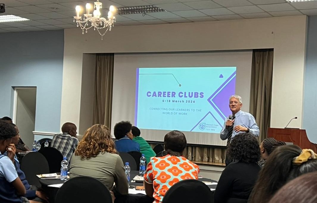 ITeladia1's tweet photo. #Life Orientation #District launches of Career Clubs #Eden &amp; Central Karoo #Cape Winelands #Great interaction between teachers &amp; learners #Buy-in completed @DavidMaynier @DBE_SA @JJ_Stellies @KarenR_Dudley18 @teachingconnect @juliancnaidoo @WCEDnews @SalieA_ https://t.co/r6tDczJoS7