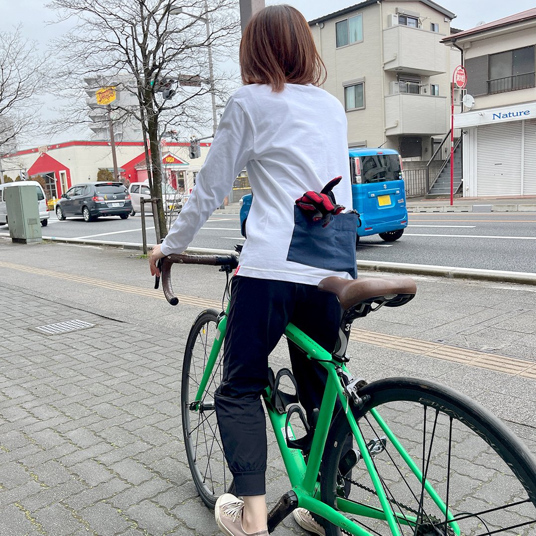 iriso_work's tweet photo. 暖かい日が増えてきました!ロンTタイプの3Pocketsも取り扱っています✨ふらっとロードバイクに乗りたいときに、便利なロンT。この春もいろんなところに出かけたいですね!
height: 158
wear:RIDE NOW!ブラン(長袖) Sサイズ
#IRISO #3pocketst #ロードバイク #クロスバイク #ロードバイク女子 https://t.co/kTzRXNNEqo