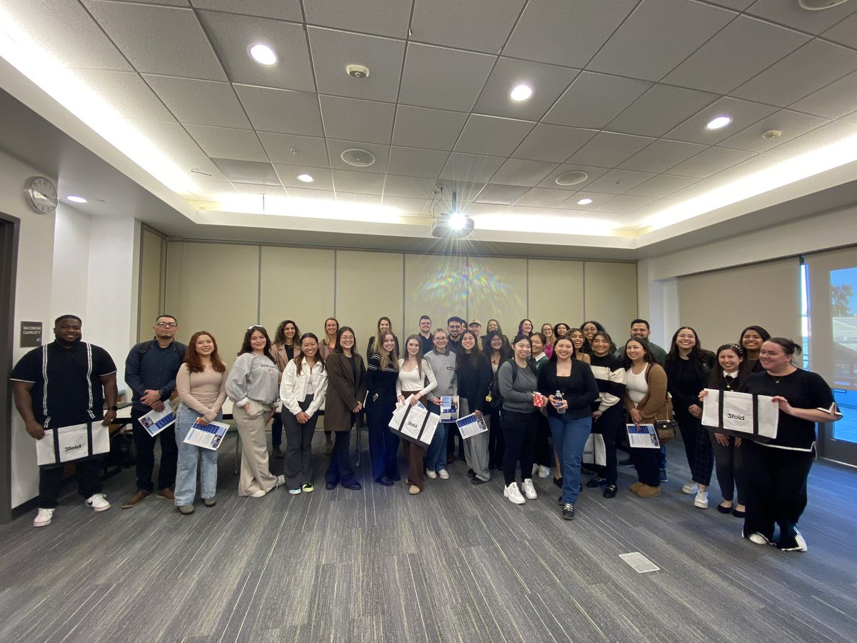 It was a great night connecting Sacramento-area PR professionals with <a href="/sacstate/">Sacramento State</a> students for an inside look into our careers. I loved learning and sharing advice on my journey in the communications world with <a href="/PRSSASacState/">PRSSA Sac State</a>. #FutureOfPR