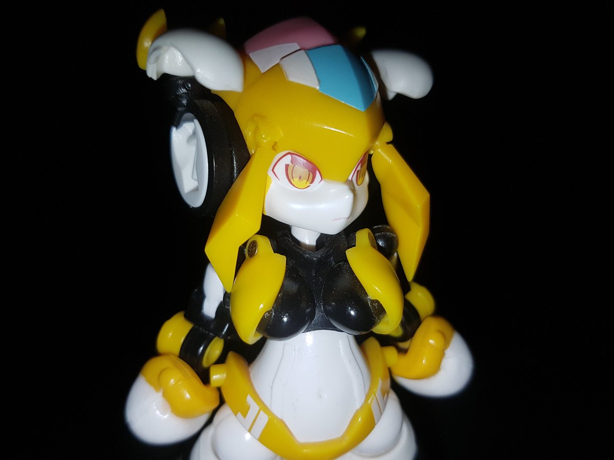 TheLocalBard's tweet photo. More pics of Thunderlight. I just think she's neat.
#BigFirebirdToy #MagicHenshin #ThunderLight #RobotGirls #ToyPhotography @Phoenix_BFB https://t.co/aC6LVhEdmU