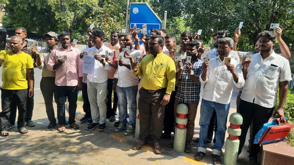 Appreciation post for Southern Railway Apprentice Aspirants for their constant hardwork, dedication &amp; determination towards Job.👏🫡

#RailCCAA_Await_GMPower
<a href="/AshwiniVaishnaw/">Ashwini Vaishnaw</a> <a href="/RailMinIndia/">Ministry of Railways</a> 
<a href="/ShivaGopalMish1/">Shiva Gopal Mishra</a> <a href="/airfindia/">AIRF</a> <a href="/AIRF_COMMS/">AIRF.COMMS</a> <a href="/HqNrmu/">NRMU HQ DIVISION (सत्यमेव जयते) 🕊️</a>