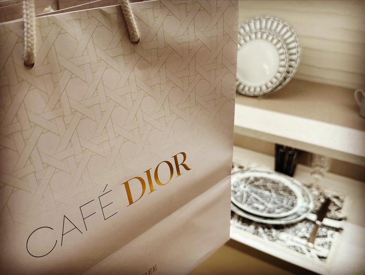 Maaaaa_chan458's tweet photo. #Whiteday
#cafedior 

#腕時計魂 #watchlife 
#Rolexlover #rolexlife 
#Rolex #rolexdaytona #daytona #cosmographdaytona #cosmograph 
#ロレックス #ロレックスデイトナ #デイトナ 
#コスモグラフデイトナ https://t.co/wThaBo6efO