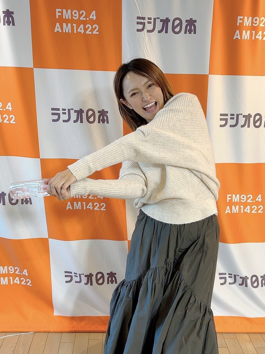 Voice1422's tweet image. 今日もありがとうございました！
来週のメールテーマは『フリー』！

ゲストはサックスプレーヤーの #ユッコ・ミラー さん（@yuccomiller）！

質問・応援メール待ってます！
✉voice@jorf.co.jp

残りの放送も全力投球！

#杜野まこ #ラジオ日本(FM92.4MHz/AM1422kHz)#jorf #hv1422 #ユッコミラー