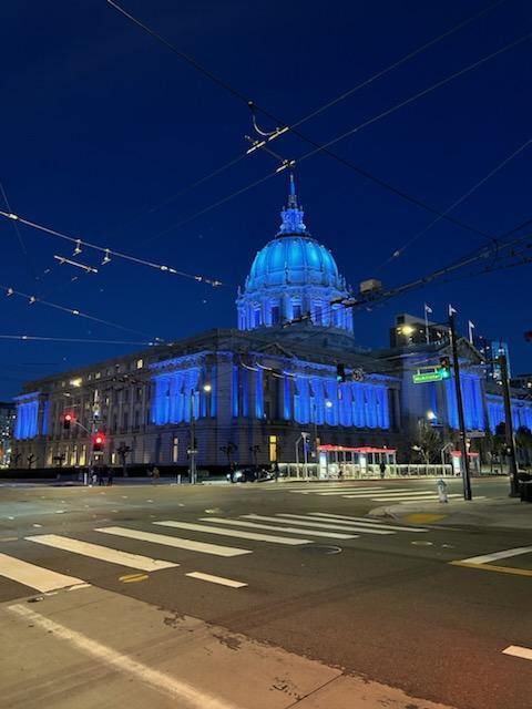 For the first time ever, #SanFrancisoCA City Hall is lit up tonight in honor of #ColorectalCancerAwarenessMonth. 🙏🏻🫶🏻to my patient @UCSFCancer for making this magic happen💙. Screening is now recommended for anyone 45+. Ask your 👩🏼‍⚕️.