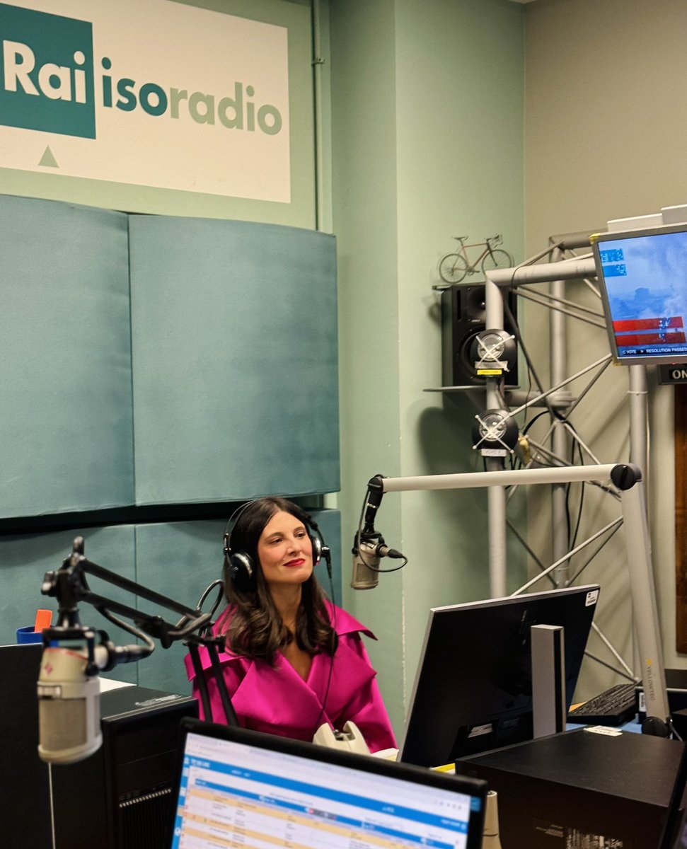 Alle ore 19 vi aspetto su #Isoradio (FM 103.3) per una nuova puntata di #Avantitutta condotta da Silvia Salemi. Vi racconterò di #viaggi, delle #Dolomiti in #Trentino tra #MadonnadiCampiglio e #Pinzolo oltre lo #sci. Non mancate, #iviaggidibibi 

<a href="/IsoradioRai/">Isoradio Rai</a> <a href="/campiglioapt/">Campigliodolomiti</a>