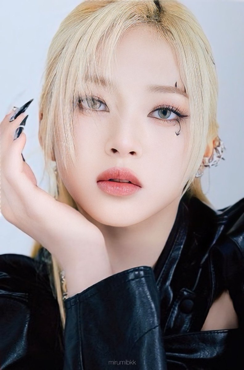 มึง อิเหี้ย ยัยแคนนี่คือจึ้งมาก แบบสวยเท่ สวยเฟียส สวยคูล น้องสวยดุมาก งานสายตงสายตาน้องเก็บหมด (เหมือนมังกรสาวตอนเวอร์ชั่นเป็นมนุษย์เลย🥹)

#CHIQUITA #BABYMONS7ER