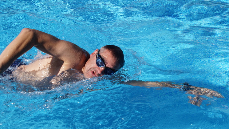 Dit jaar ga ik voor de 2e keer zwemmen tegen kanker. <a href="/erasmusmc/">Erasmus MC</a> Kanker Instituut door deelname #Swim4Daniel. De dubbele afstand van vorig jaar, 3.000 m. Steun jij mij en ons team?  Steun jij mij? swim4daniel.sportenvoordaniel.nl/fundraisers/je…