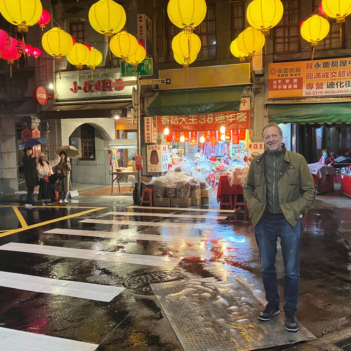 For @bbcradio4 The Invention of China we made a journey round the edges to places under threat - this is Taiwan which we loved @MishaGlenny