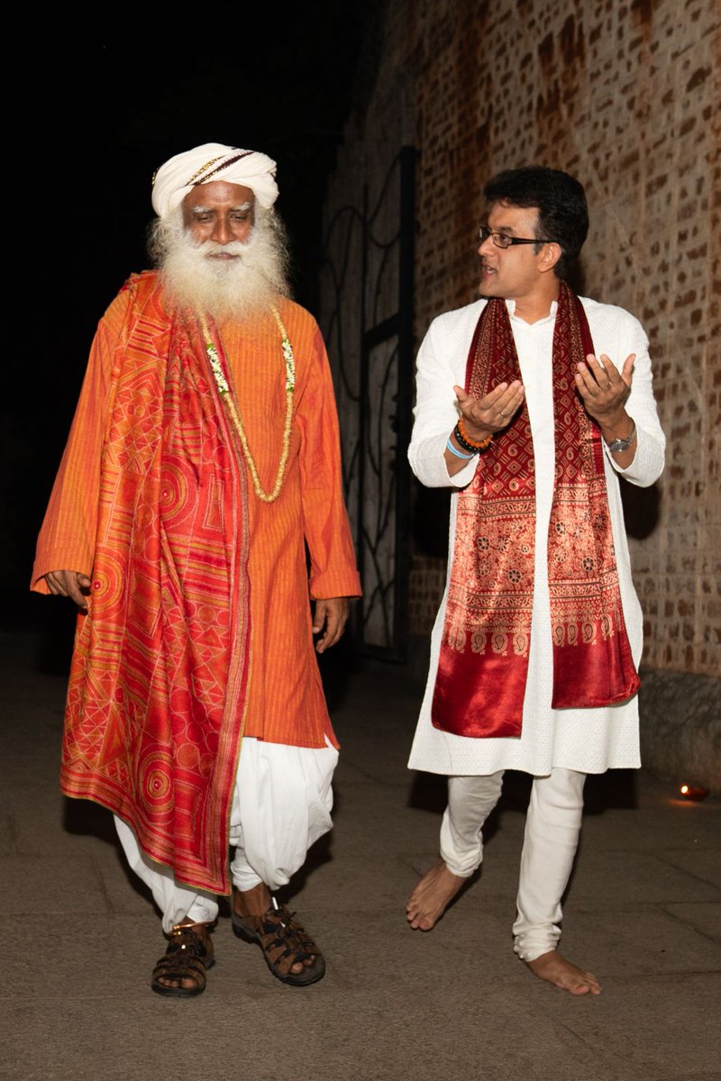 vikramsampath's tweet photo. It was a magical evening at @ishafoundation with @SadhguruJV as he blessed my book "Waiting for Shiva:Unearthing the Truth of Kashi's Gyan Vapi" & a delightful conversation followed on Kashi, history, reclamation, identity, culture for close to 2 hrs , till 10.30 pm, with a rapt audience. Deeply obliged Sadhguru for your kindness & blessings. The video of the recording should be out soon! 
@praveenBlu @BluOneInk