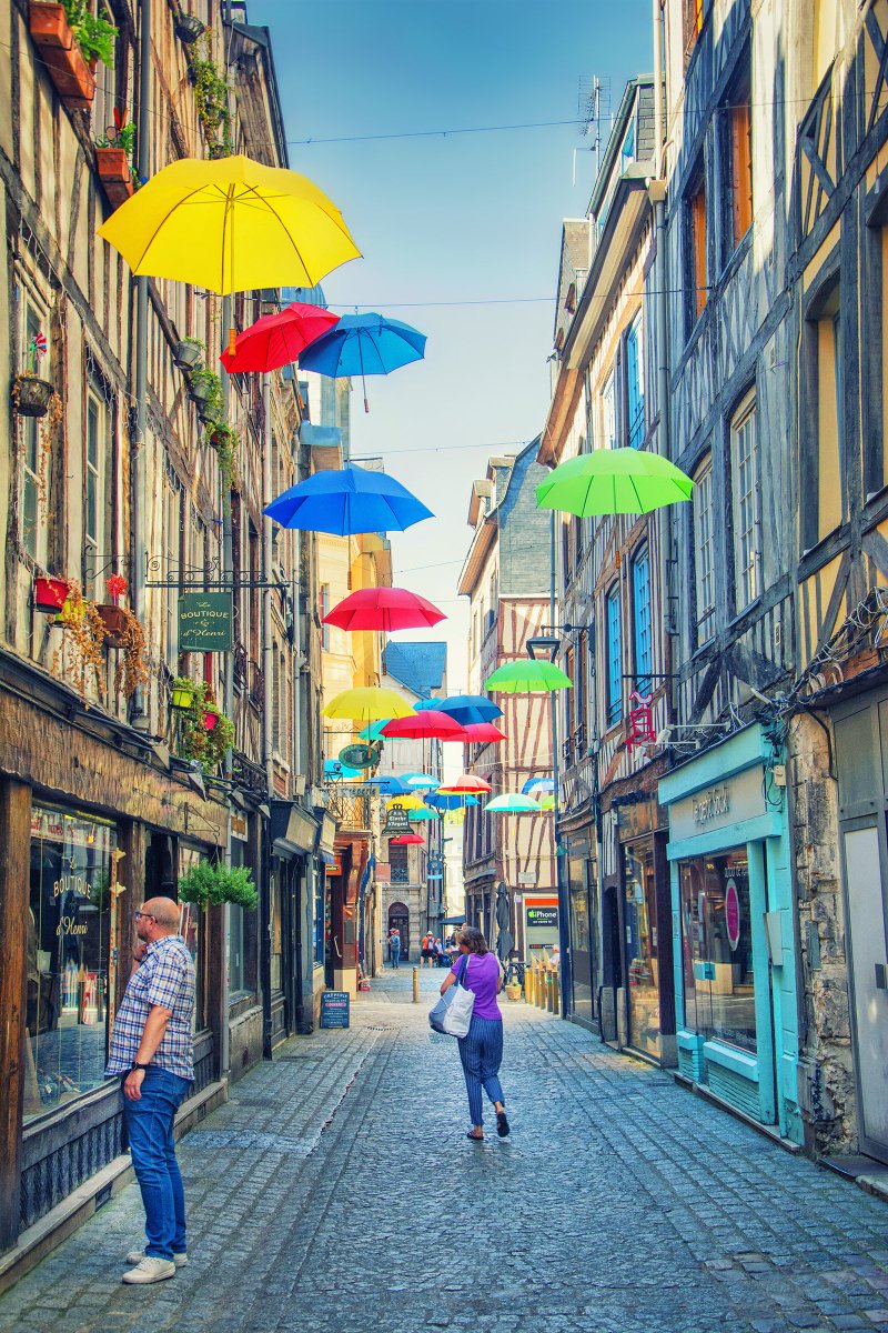 Old Town, Rouen #photography #photographer #photographybloggers #photooftheday #BeautifulWorld #Travel #travelphotography #explore #beautiful #city #streetphotography #streetphoto #SummerVibes #architecture #architecturephotography #SUNNY #shopping #walk #France #Rouen #charming