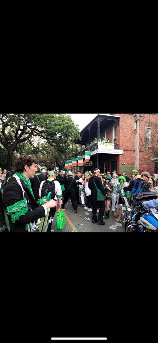 CONTEMPRA_INN's tweet photo. Parades NewOrleans area and Metairie this Weekend for St Patrickโs โ๏ธ๐#NOLA #IrishChannel Catch the Cabbage! #weekendvibes #WeekendThoughts Join Us ๐https://t.co/Ku34O1czxi @CONTEMPRA_INN ๐น https://t.co/CkjBGs2L2V