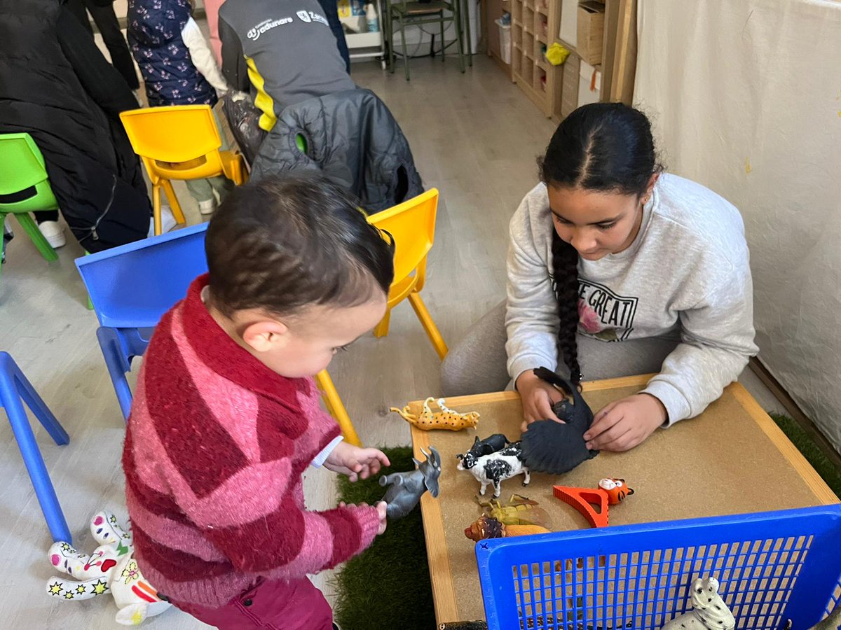 CEIP Ramiro Solans (@cpramirosolans) on Twitter photo Tod preparado para acoger. Éxito de participación de familias en nuestra Jornada de Puertas Abiertas. Gracias por confiar en <a href="/CPRamiroSolans/">CEIP Ramiro Solans</a> <a href="/InnovaEducAr/">InnovaEducAr</a> <a href="/RedEvolucionAr/">RedEvolucion</a> Tod preparado para acoger. Éxito de participación de familias en nuestra Jornada de Puertas Abiertas. Gracias por confiar en <a href="/CPRamiroSolans/">CEIP Ramiro Solans</a> <a href="/InnovaEducAr/">InnovaEducAr</a> <a href="/RedEvolucionAr/">RedEvolucion</a>