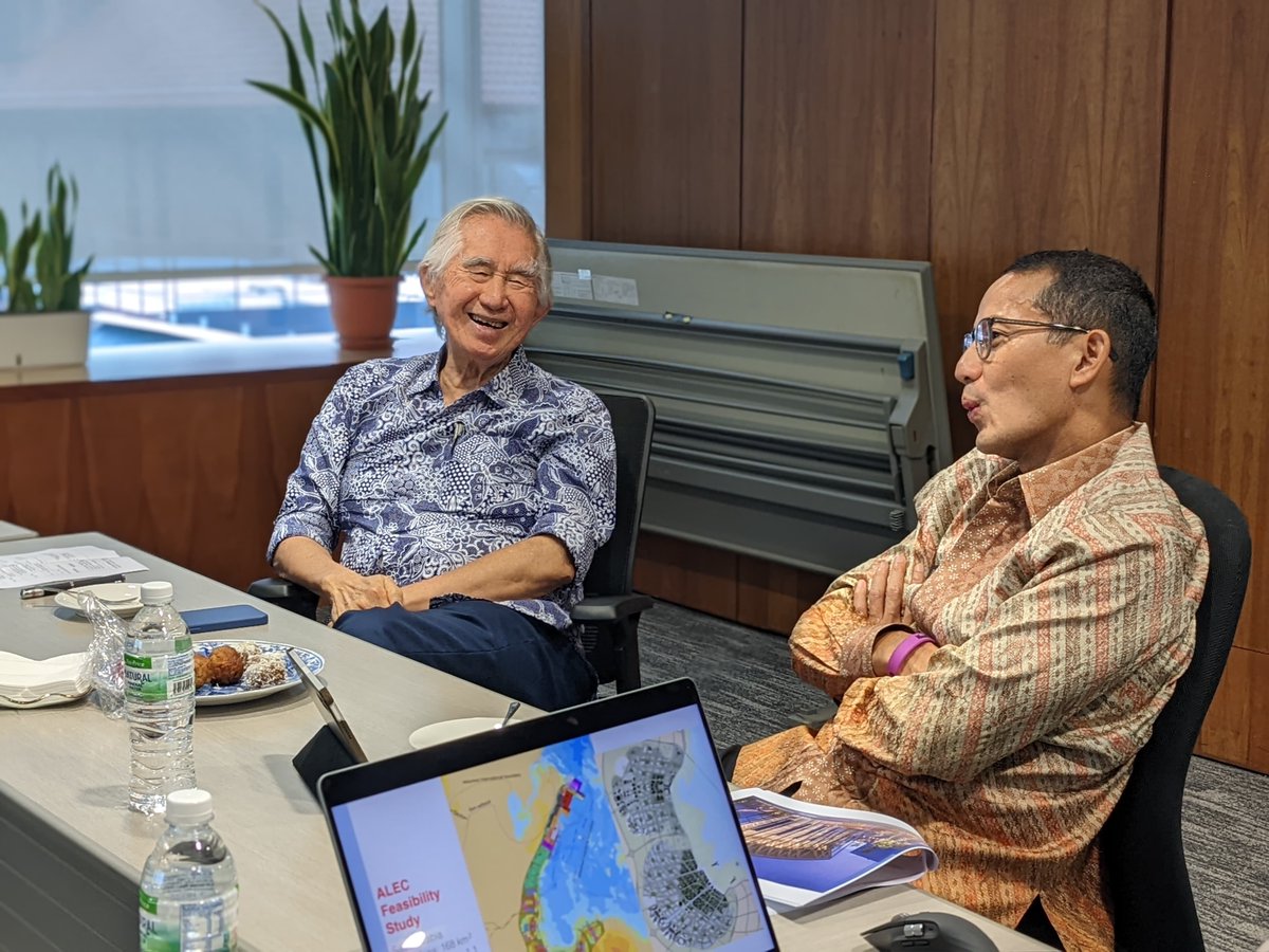 MORROWIntel's tweet photo. #MORROWIntelligence (MI) hosted Sandiaga Uno, Minister of Tourism and Creative Economy of the Republic of #Indonesia, for an intimate dialogue in #Singapore. Read more: https://t.co/Nxdpv7gVOo https://t.co/2n1IjCBC3a