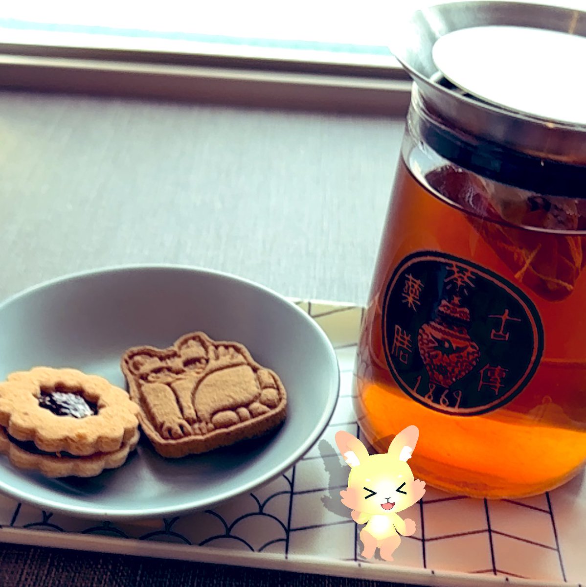 wagashineko2022's tweet photo. 「アベイク」のクッキーでひと休憩✨ようやくオーダーできた🤣
ナチュラル素材でシンプルな見た目なのに食感とか風味ひとつひとつが個性的で、噛み締めるたびに「こうきたか…」っとなるお味…🤤
#Abake
#おすすめおやつ
#Avatavi
#コットンルナ可愛い https://t.co/9AZ55lt05U